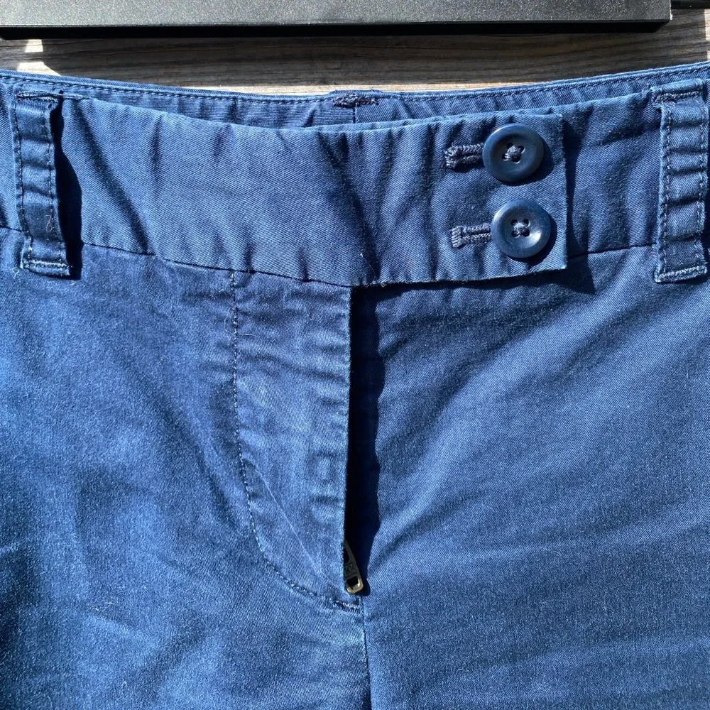 Vineyard Vines Women's Navy Blue Shorts Size 2 - Picture 2 of 6